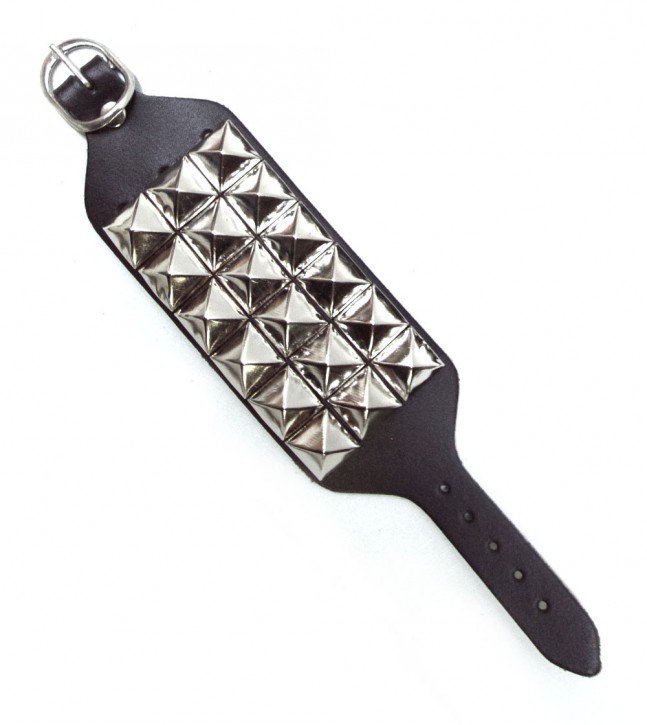 Lederarmband Pyramidennieten 3 reihig